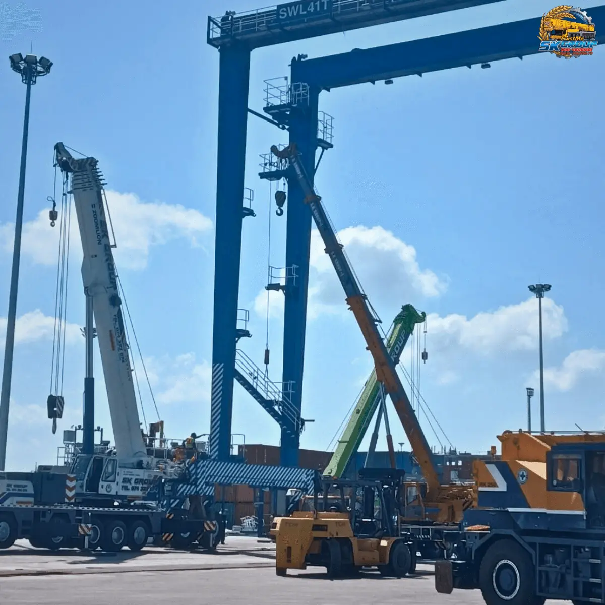 รถเครน หลายคัน Tandem Lift งานยกและติดตั้ง ท่าเรือน้ำลึกสงขลา จ.สงขลา ของท่าเรือน้ำลึกสงขลา - ภาพที่ 2 จาก 4