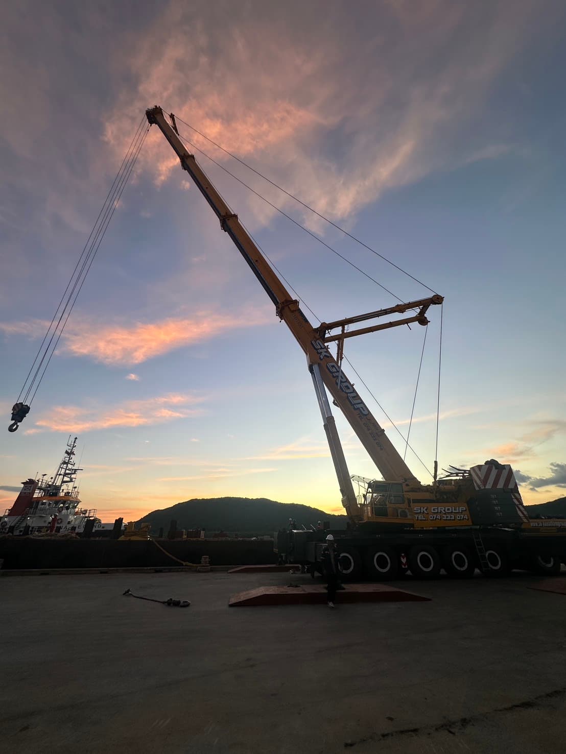 Showcase: ยกตู้คอนเทนเนอร์ลงเรือส่งออก ณ ท่าเรือเซาเทิร์น สงขลา