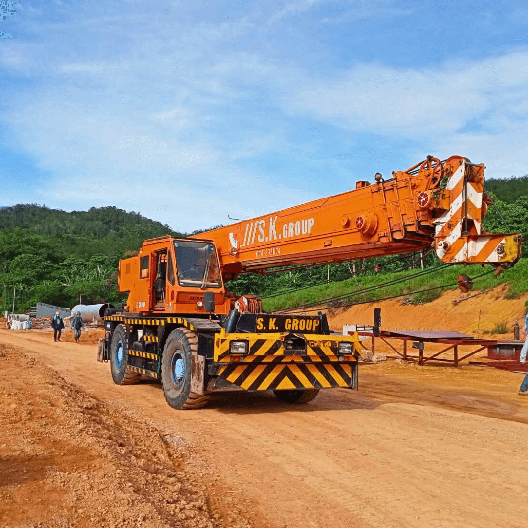 Rough-Terrain Crane